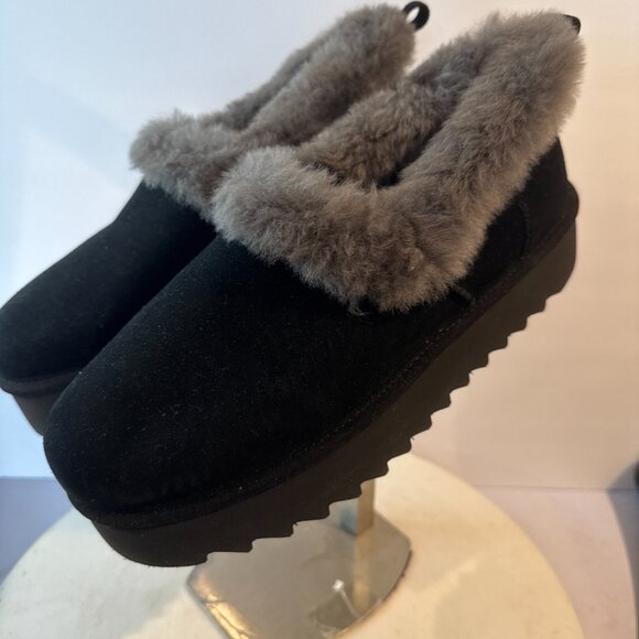 UGG Nita Genuine Shearling Slipper Women's size 11 NEW - Picture 3 of 6